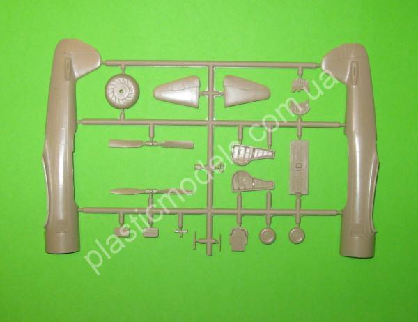 1/72 RS models 92169 Yak-11 / C-11 