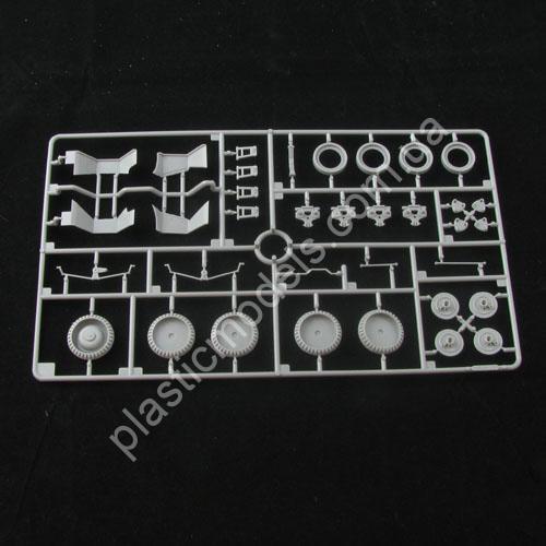1/35 Bronco 35033 Sd.Kfz 221 Leichte  Panzerspahwagen (s.Pz.B.41)