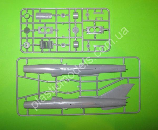1/72 A-model 72221 E-7PD