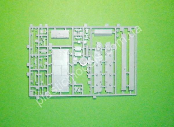 1/72 UM 557 Sturmpanzer IV 