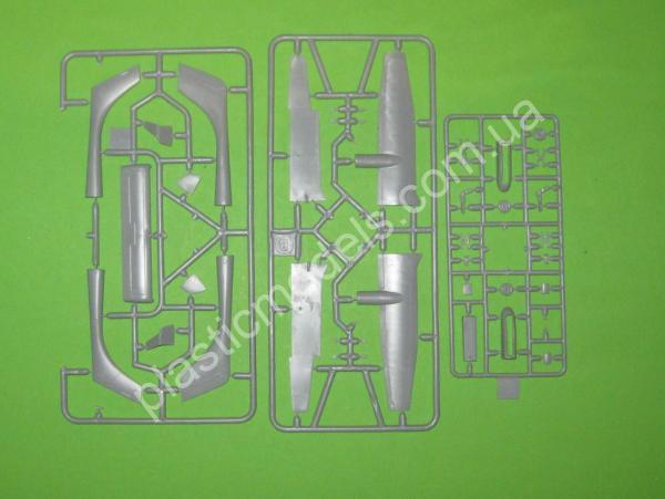 1/72 A-model 72350 ADAM A500