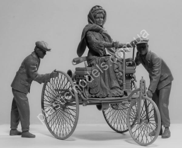 1/24 ICM 24041 Benz Patent-Motorwagen 1886 with Mrs. Benz & Sons