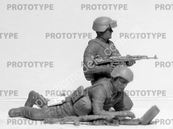 1/35 ICM 35750 The crew of 