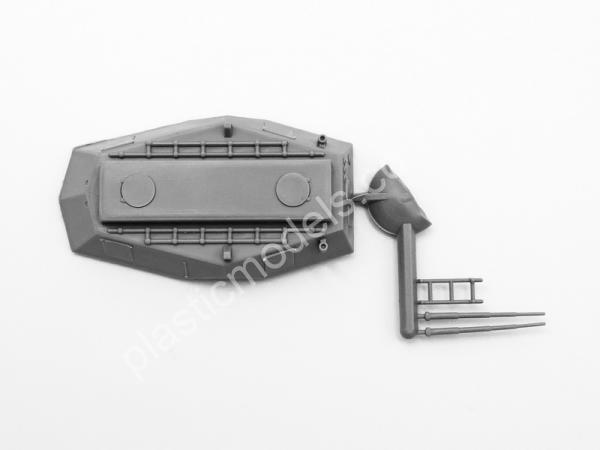 1/152 ICM 72511 БТР-152С подвижный командный пункт