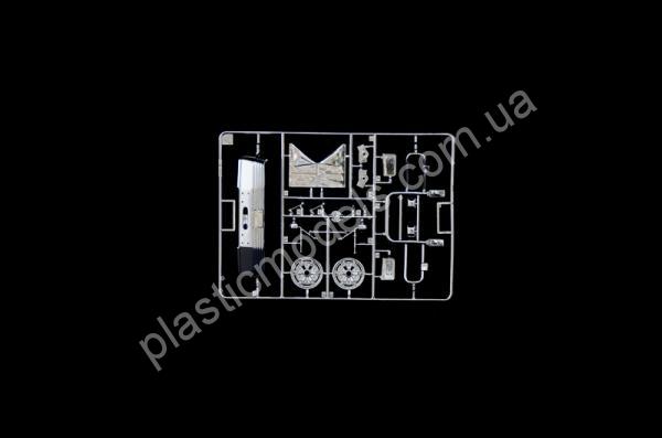 1/24 Italeri 3925 Freightliner FLD 120 Special