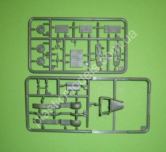 1/72 First To Fight 042 Polish C4P half-track tractor