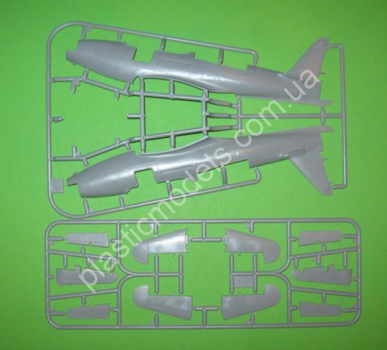 1/48 Dora Wings 48003 Bell TP-63E Kingcobra  Trainer