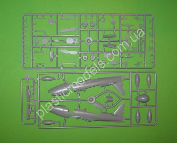1/72 Dora Wings 72005 Bell P-63E-1-BE Kingcobra