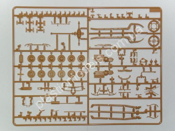 1/35 ICM 35537 Typ 320 (W142) Saloon, WWII German Staff Car