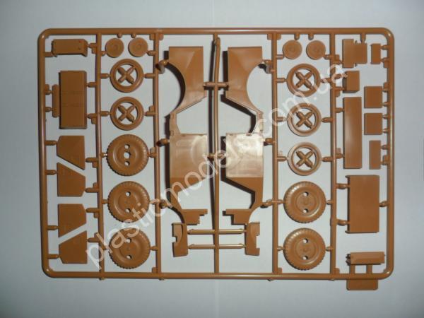 1/35 ICM 35529 L1500A Soft Top, WWII German Personnel Car