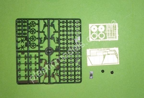 1/72 UMmt 694 SU-1 (T-26 chassis) self-propelled gun (rubber tracks)
