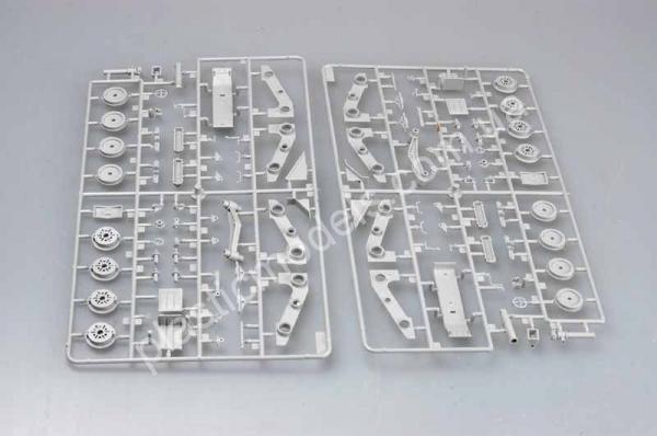 1/35 Trumpeter 0212 MAZ-537G + MAZ/ChMZAP-5247G semitraii