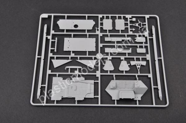 1/35 Trumpeter 1590 Russian BTR-70 APC early version
