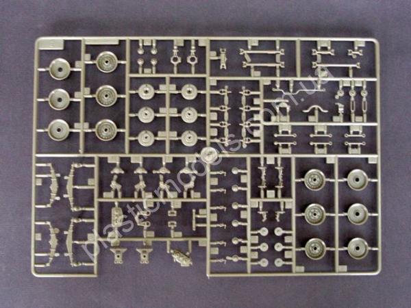 1/35 Trumpeter 01001 ZIL-157 6X6 military truck