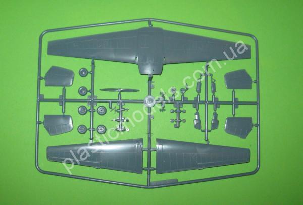 1/48 Kovozavody Prostejov 4809 Zlin C-106