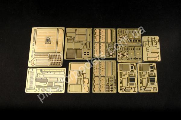 1/35 HobbyBoss 85502 M1070 Truck Tractor & M1000 HET Semi-trailer