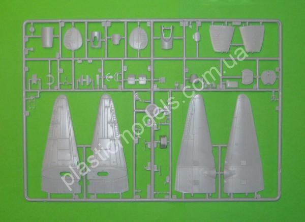 1/72 UM 104 Dive bomber Pe-2 55 series (ski variant)
