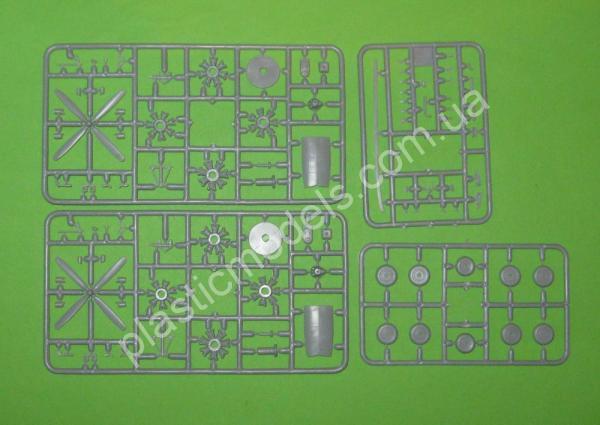 1/72 A-model 72254 Ilyushin Il-14P 