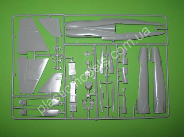 1/72 Kovozavody Prostejov 0164 F-18B Hornet