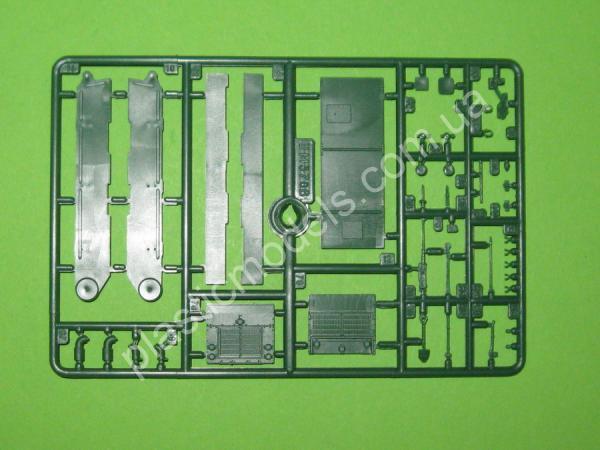 1/72 UM 373 Medium tank M4A3 Sherman
