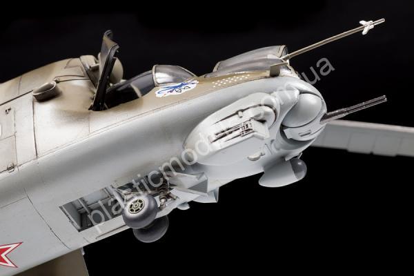 1/48 Zvezda 4823 Soviet Attack Helicopter Mi-24V/VP