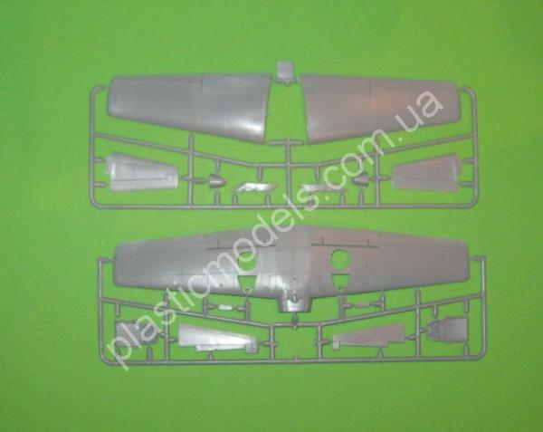 1/72 Skale Wings VS72001a Douglas AD-5W SkyRaider with folded wing (Limited)