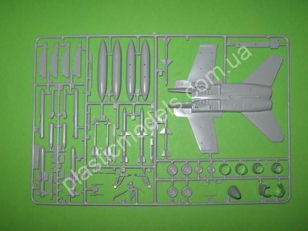 1/72 Kovozavody Prostejov 0164 F-18B Hornet