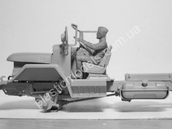 1/35 ICM 35641 Soviet Drivers (1979-1991) (2 figures)