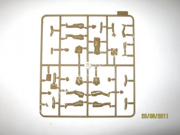 1/35 ICM 35531 G4 German car with Passengers