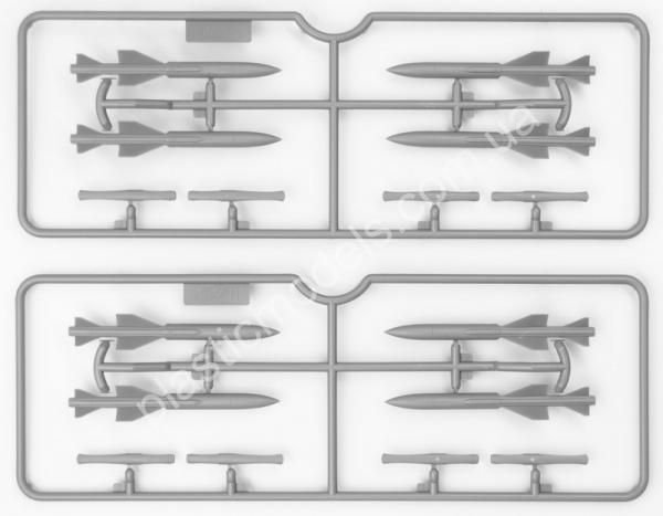 1/72 ICM 72175 MiG-25 BM, Soviet Strike Aircraft