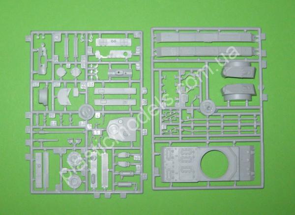 1/72 UM 272 Tank PanzerIII Ausf L with protective screen
