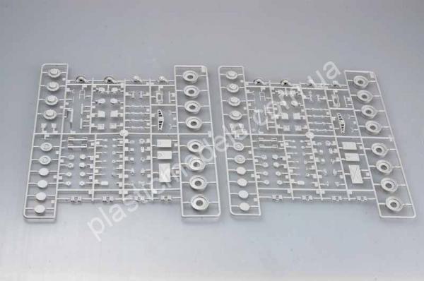 1/35 Trumpeter 0212 MAZ-537G + MAZ/ChMZAP-5247G semitraii