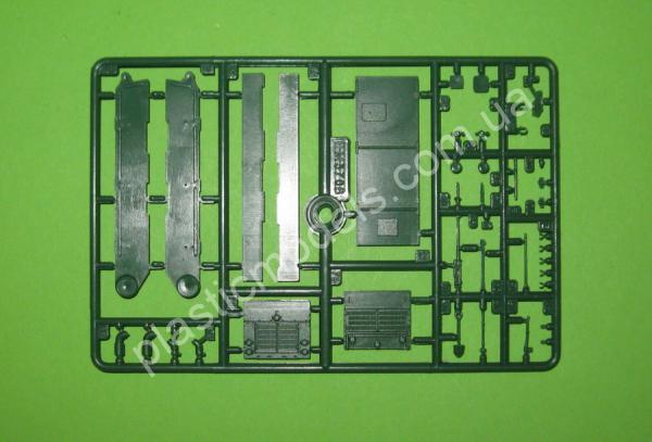 1/72 UM 453 Tank M4A3E2 
