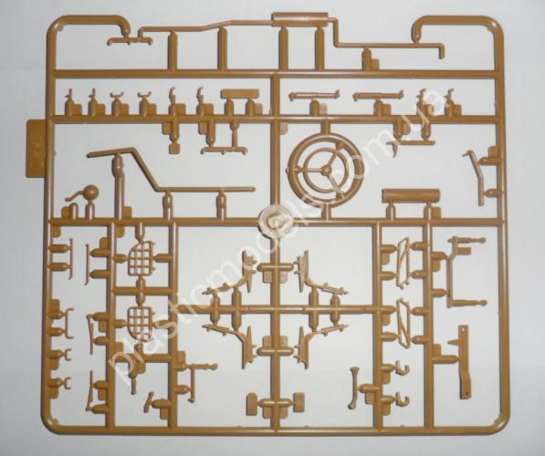1/35 ICM 35515 ЗиЛ-131, Советский армейский грузовой автомобиль
