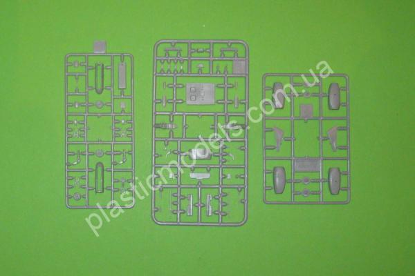 1/72 A-model 72370 ADAM A700