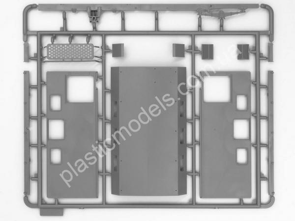1/35 ICM 35019 ZIL-131 with driver
