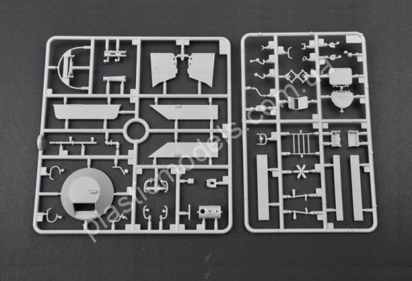 1/35 Trumpeter 1590 Russian BTR-70 APC early version
