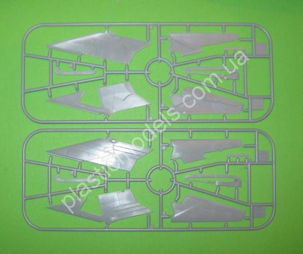1/72 Modelsvit 72050 Su-17UM3 advanced two-seat trainer