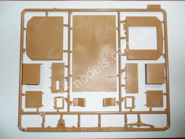 1/35 ICM 35518 ZiL-131 Emergency Truck, Soviet Vehicle