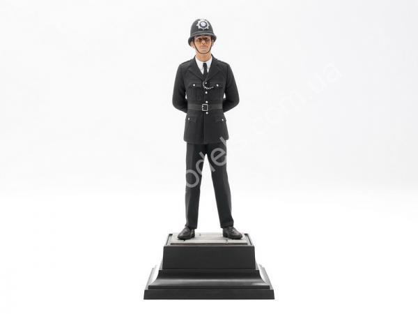1/16 ICM 16011 British Policeman