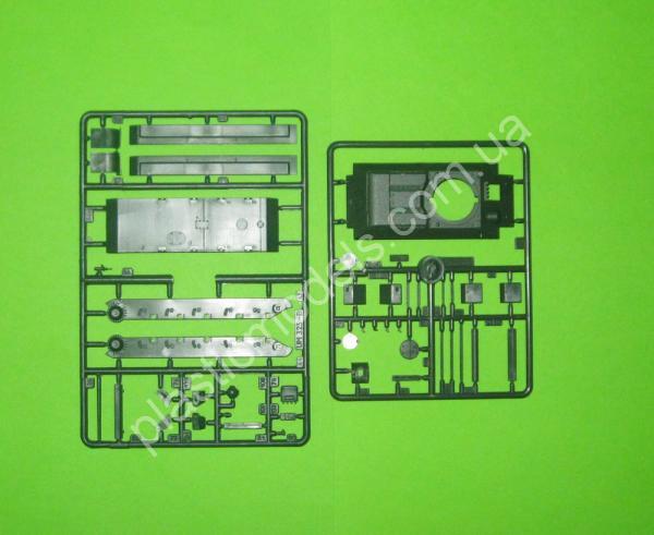 1/72 UM 444 T-34-3 tank