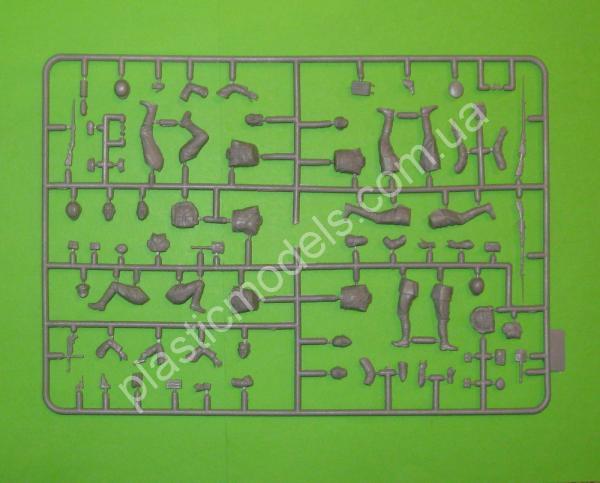 1/35 Mastr Box 3590 Accident. Soviet & German military men, summer 1941