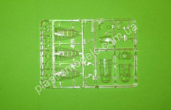 1/72 UM 108 Разведывательный ПЕ-2Р и Заправщик БЗ-38
