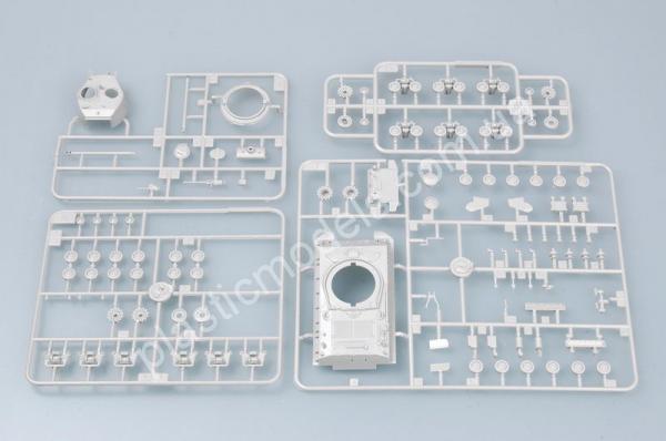 1/72 Trumpeter 7225 Serman M4A3E8 tank