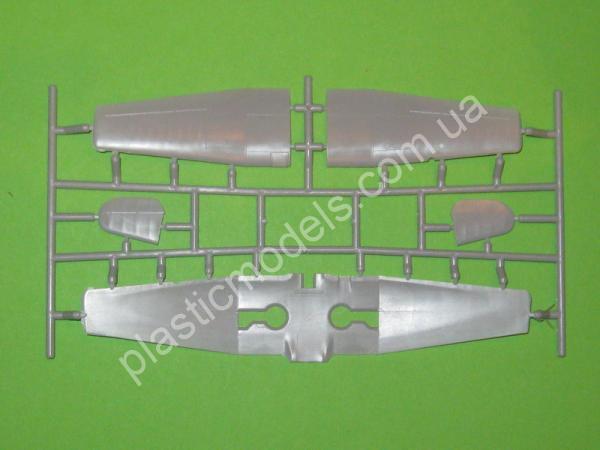 1/72 A-model 72303 Yak-18T