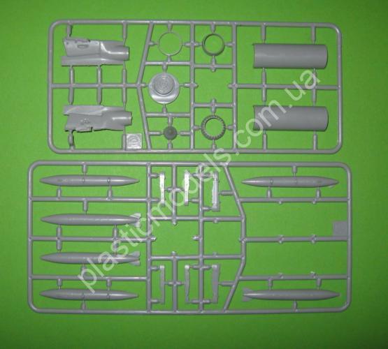 1/72 Modelsvit 72009 Советский истребитель-бомбардировщик Сухой Су-22 И (Су-7ИГ) с крылом изменяемой геометрии