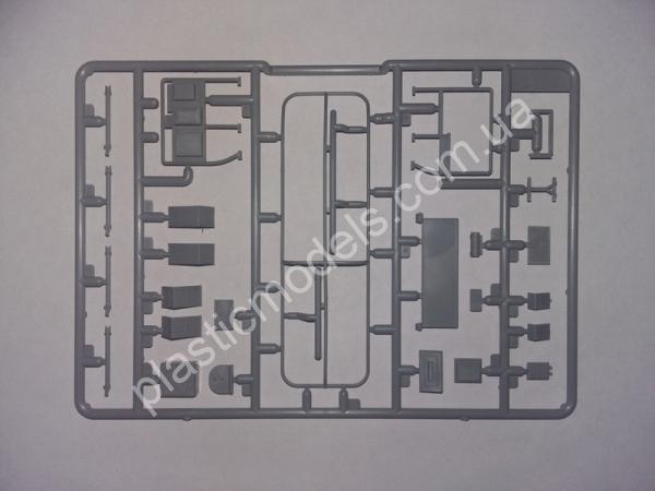 1/35 ICM 35102 Sd.Kfz.251/6 Ausf.A, WWII German Armoured Command Vehicle