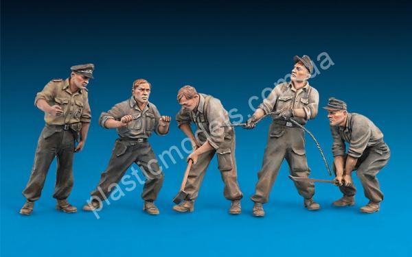 1/35 MiniArt 35319 German Tank Repair Crew. Special Edition