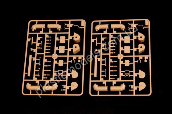 1/35 HobbyBoss 82462 German Land-Wasser-Schlepper II-Upgraded