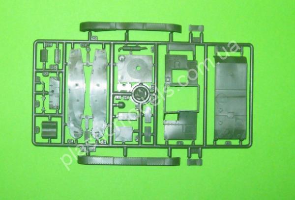 1/72 UMmt 220 Soviet flame-throwing tank OT-133